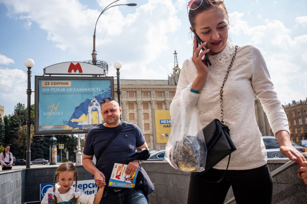Füze saldırılarının gölgesinde yeni eğitim yılı: Ukrayna'da ilk ders zili metroda çaldı 6